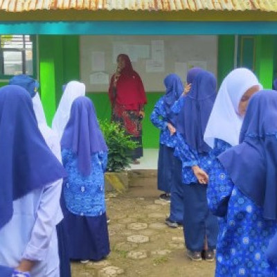 MTs Muhammadiyah Songing Lakukan Hafalan Juz 30 Sebagai Literasi 30 Menit