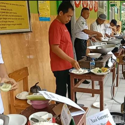 Guru MIN 2 Bulukumba Bergaya Ala Chef Profesional