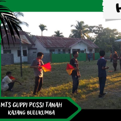 Pramuka MTs Guppi Possi Tanah Latihan Parade Semaphore