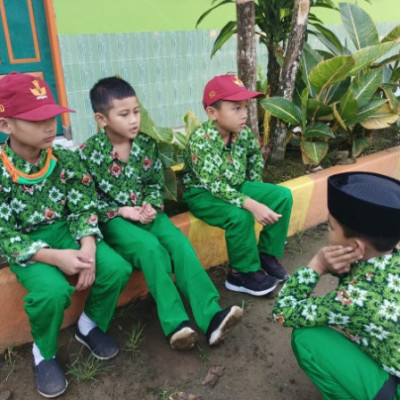 Rabu Pagi MIN 3 Sinjai Diisi Dengan Literasi Perkalian