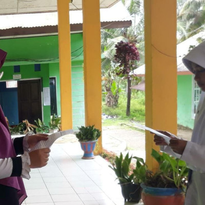 Menyambut HUT RI Ke-77, Siswa MTsN 5 Bulukumba Antusias Latihan Baca Puisi Persiapan Lomba