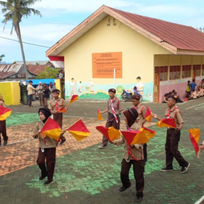 Parade Smaphore MTs Guppi Lembanna Warnai Lomba di Perkemahan