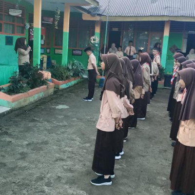 MTsS Sampeang Gelar Upacara Peringati HUT Pramuka ke-61 Tahun 2022