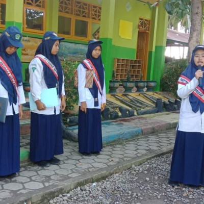 Kultum Awali Pelaksanaan Upacara Bendera MTs Badan Amal Ujungloe