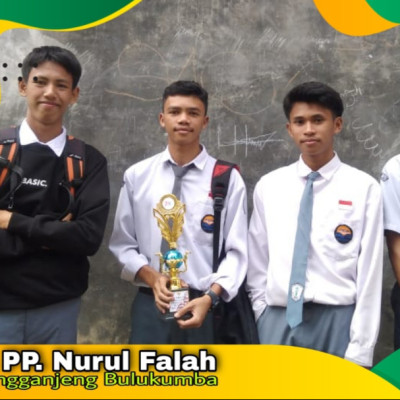 MA PP Nurul Falah Bulukumba Raih Juara 3 Tarik Tambang di HUT RI ke-77