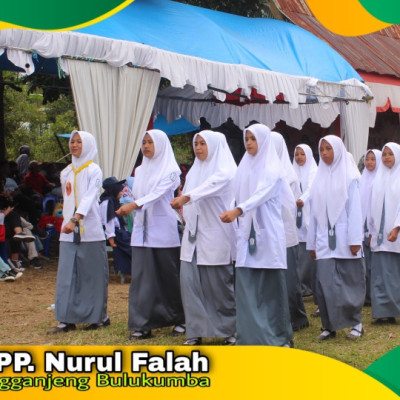 Siswa MA PP Nurul Falah Raih Juara 2 Lomba Gerak Jalan Indah di HUT RI ke-77