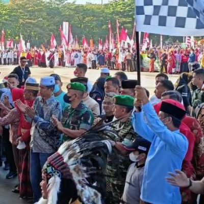 Kagum Melihat Antusiasme Peserta Karnaval, Gubernur Sulsel ; Bisa Jadi Role Model Wujudkan Kerukunan