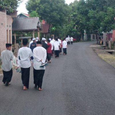 Jalan Sehat Pagi, Cara Ponpes As’adiyah Galber Jaga Kebugaran Santri