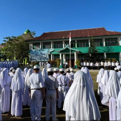 Potret Upacara Bendera Ponpes Nahdlatul Ulum