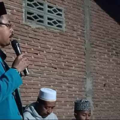 Beri Ceramah Takziyah, Pengasuh Ponpes As’adiyah Galung Beru Pesankan Ini