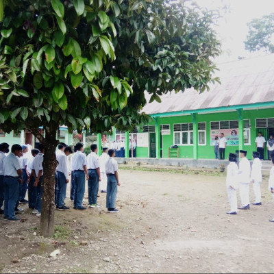 Paskibraka Kecamatan Jadi Pengibar Bendera Pada Upacara di MA Darul-Qalam Bulukumba