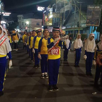 Masih dalam Kemeriahan HUT ke-77 RI, MI DDI Kampung Baru Ikut Lomba Gerak Jalan