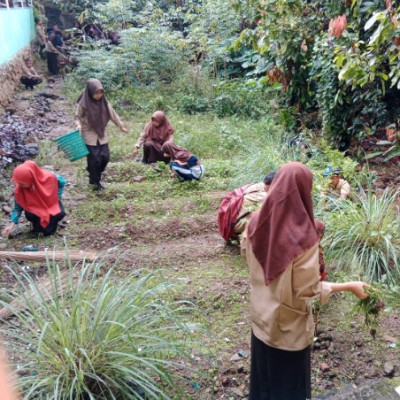 Madrasah Yang Bersih Wujudkan Lingkungan Sehat dan Asri