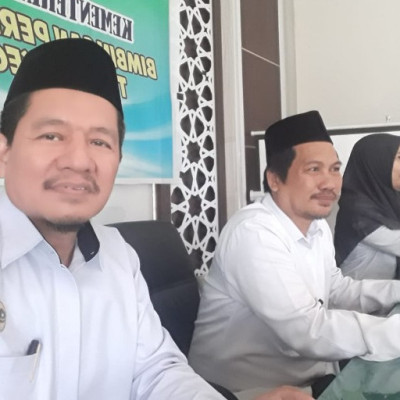 Kepala KUA Cenrana Bawakan Materi Mempersiapkan Keluarga Sakinah