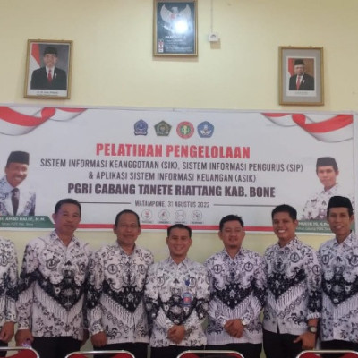 PGRI Ranting MAN 2 Bone Ikut Pelatihan SIK-ASIK-SIP