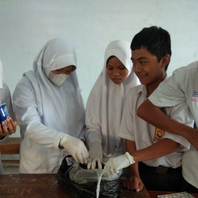 Mengenal Proses Fotosintesis, Siswa MTs Muhammadiyah Bulukumba Tanam Biji Kacang-Kacangan 