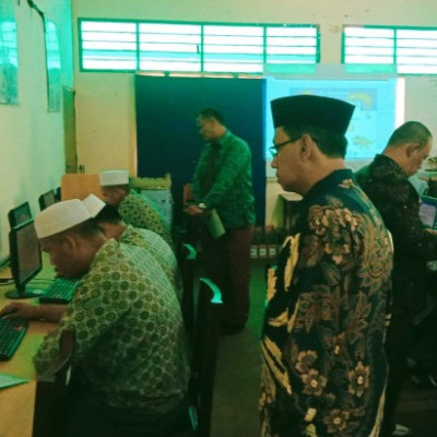 Pengawas Madrasah, Kasi Penmad dan Jajaran Monitoring ANBK di Beberapa MA di Maros