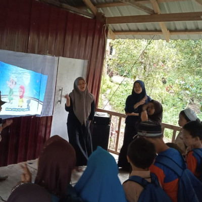 Edukasi IKASA, Siswa MIS As'adiyah Kindang Dapat Pelajaran Agama Tambahan