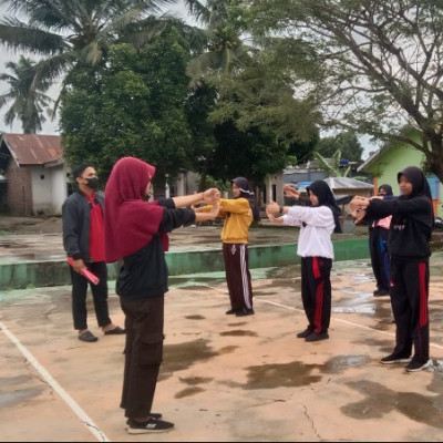 Ini yang Dilakukan Siswa Kelas IXA MTs Bontonyeleng Sebelum Masuk Olahraga