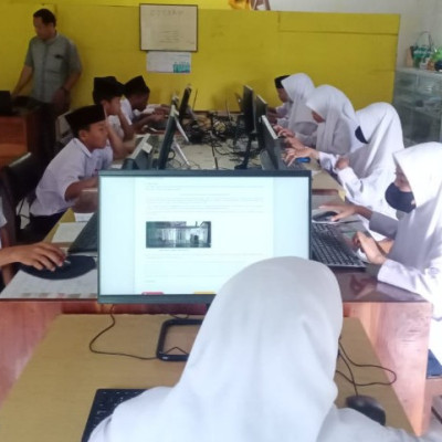 Lancar, ANBK di MTs Darul Ulum Amessangeng Bantimurung Berlangsung 3 Sesi