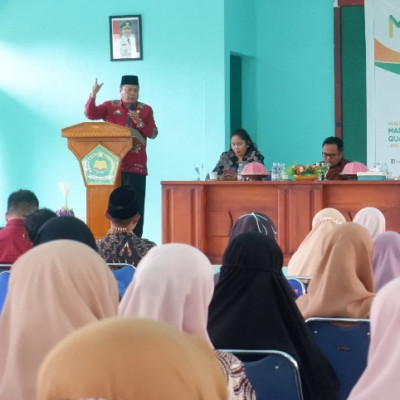 Buka Pembinaan ERKAM Madrasah, Kakankemenag Lutim sebut Operator Berwajah Masa Depan