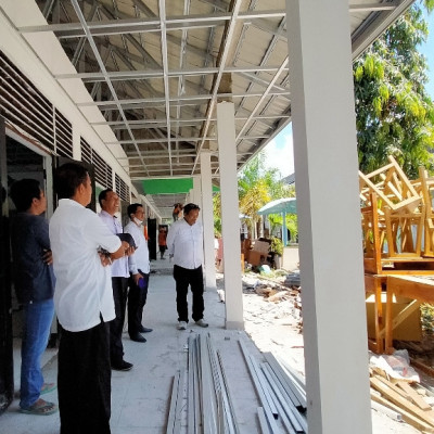 Kasubbag TU Tinjau Rehab Gedung MTsN 1 Bulukumba