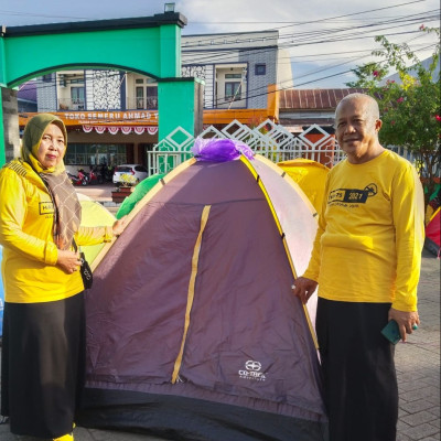 Penuh Cinta Kasih, Kamad dan Ketua DWP MTsN 1 Bone di Kemah Silaturahim