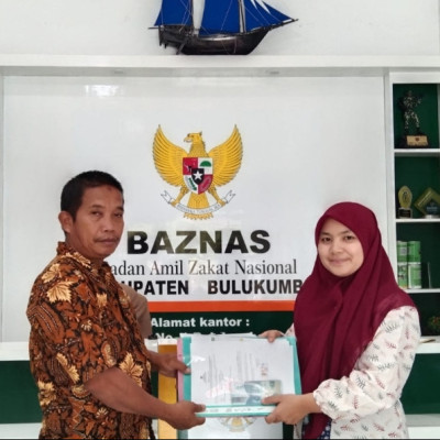 Bendahara UPZ MTsN 1 Bulukumba Setor Zakat Profesi Periode September Ke Baznas