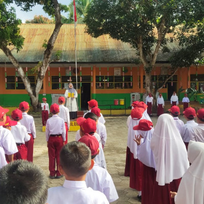 Pringati Hari Kesaktian Pancasila, MIN 1 Bulukumba Gelar Upacara Bendera