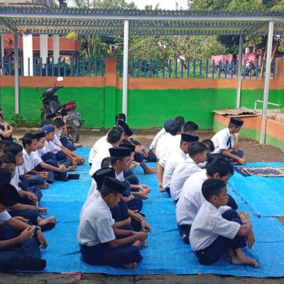 MTsS Sampeang Gelar Kultum Usai Shalat Dhuha