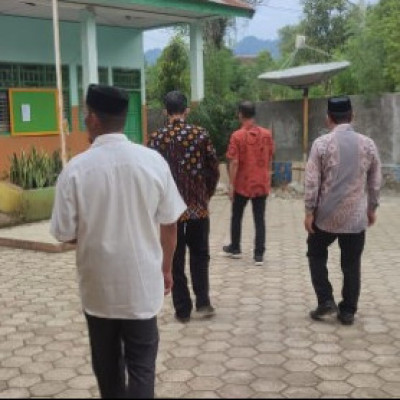 Pengawas Madrasah dan Seksi Penmad Kemenag Sinjai Lakukan Monitoring ke MA Tengah Lembang