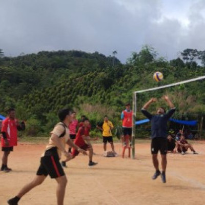 Dukung Prestasi Olahraga, Tim Volly MA Tengah Lembang Ikut Bersaing di Kejuaraan Volly Ball