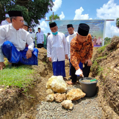 Ground Breaking Asrama Putra Kampus II Ponpes Al-Junaidiyah Biru