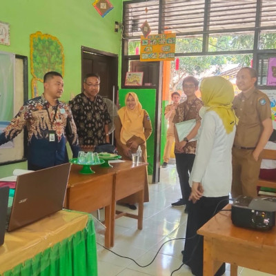 Staf Pusmendik Kemendikbud Ristek RI, Pantau Langsung Pelaksanaan ANBK Hari Pertama di MIN 1 Bulukumba