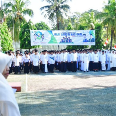 Kamad MTs Muhammadiyah Songing Antusias Mengikuti Upacara Peringatan HSN Di Halaman Kantor Kemenag Kabupaten Sinjai