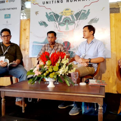 Guru MAN 2 Bulukumba Launching Buku dan jadi Pembicara di Ajang UWRF Bali