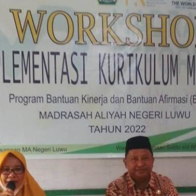 Kepala Kantor Kemenag Luwu Buka Workshop Implementasi Kurikulum Merdeka Di MAN Luwu