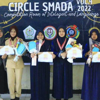 Siswa MTsN Parepare Juara I Story Telling Competition Room of Intelegent and Language