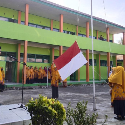 Kuis Berhadiah Spesial Hari Pahlawan di MTsN 2 Bone