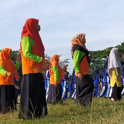 Warga MTsN 1 Bulukumba Tingkatkan Kebugaran Dengan Cara Ini