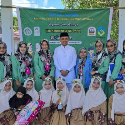 TK/TPA Nurul Amin Calo Sibulue Juara 1 Lomba Qasidah Rebana pada Lomba Pada Hari Santri Nasional