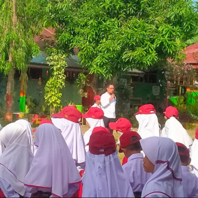 Tingkatkan Sikap Disiplin, MIS Padi Laksanakan Upacara Bendera