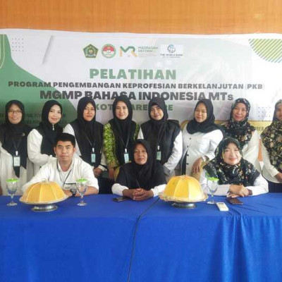 MGMP Bahasa Indonesia Kota Parepare Gelar Pelatihan PKB