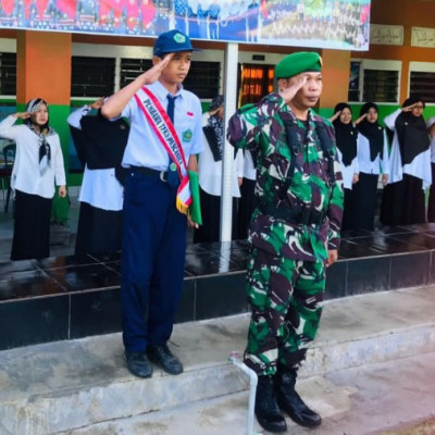 Babinsa Koramil 1411-06/Bontotiro Jadi Pembina Upacara Bendera di MTsN 3 Bulukumba