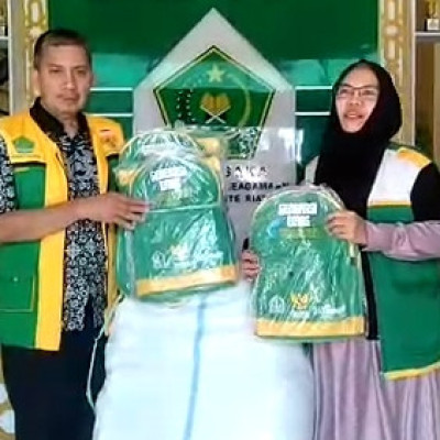 100 Paket Bantuan Pendidikan Dari Baznas Kabupaten Bone Tiba Di KUA Tanete Riattang