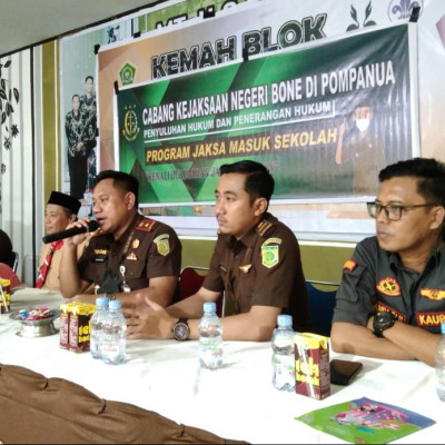 Jaksa Masuk Sekolah di Kemah Blok MTsN 2 Bone