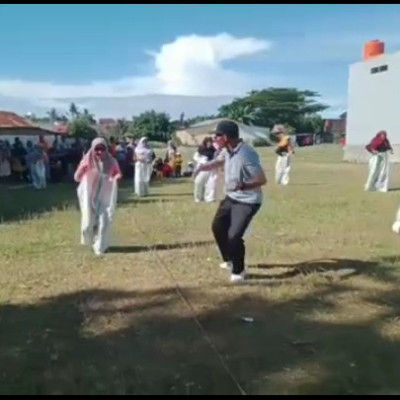 Kamad MTs Guppi Meriahkan Lomba Lari karung Porseni HAB ke 77 Bulukumba