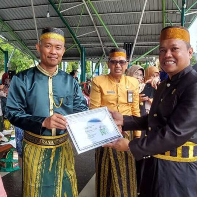 Debut Guru MAN 2 Kota Parepare Rebut Kontributor Penulis Berita Terbanyak