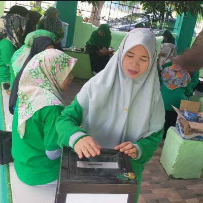 Guru dan Tendik Berikan Contoh kepada Siswa dari Segi Sosial Hingga Religi