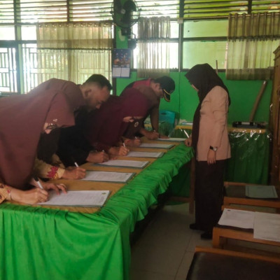 Kepala MIN 1 Bulukumba, Kawal Penandatanganan Perkin Guru dan Tendik Tahun 2023